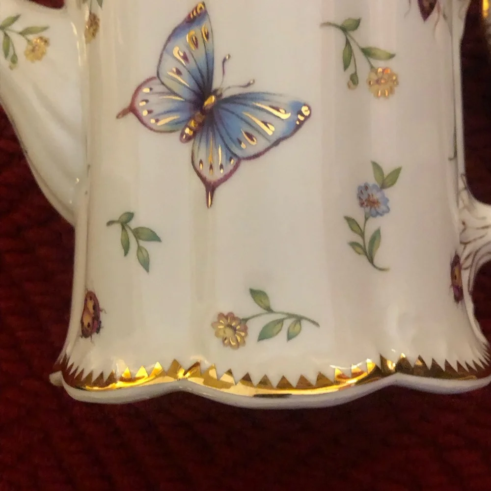 Godinger Primavera Pircelain Butterfly Floral Teapot with Gold Trim - White